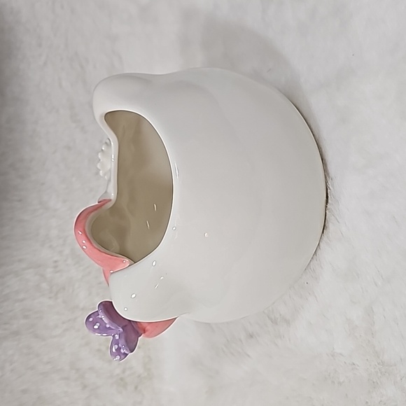 Hello Kitty Blue Sky Clayworks Daisy Crown & Butterfly Ceramic Planter - Picture 3 of 4